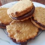 Biscuits fourrés au chocolat