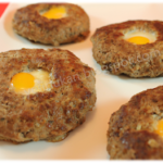 Burgers farcis à l’œuf frit