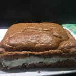 Gros biscuit à la crème et copeaux de chocolat