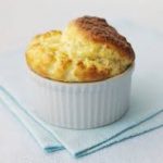 Soufflé de concombre parfumé au basilic