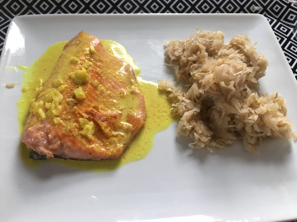 Pavé de truite rotie au curcuma et lait de coco