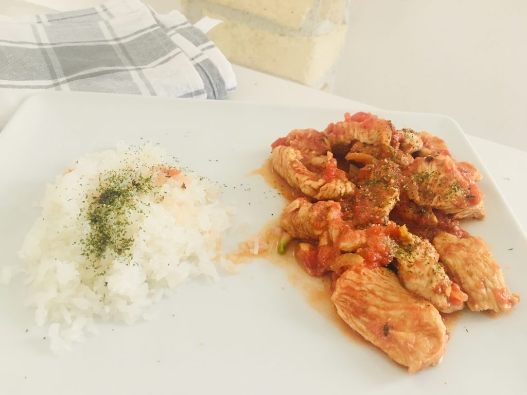 Curry de poulet à la tomate