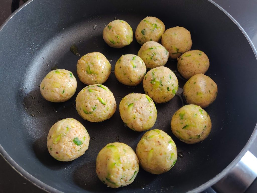 Boulettes à la courgette parfumées au citron