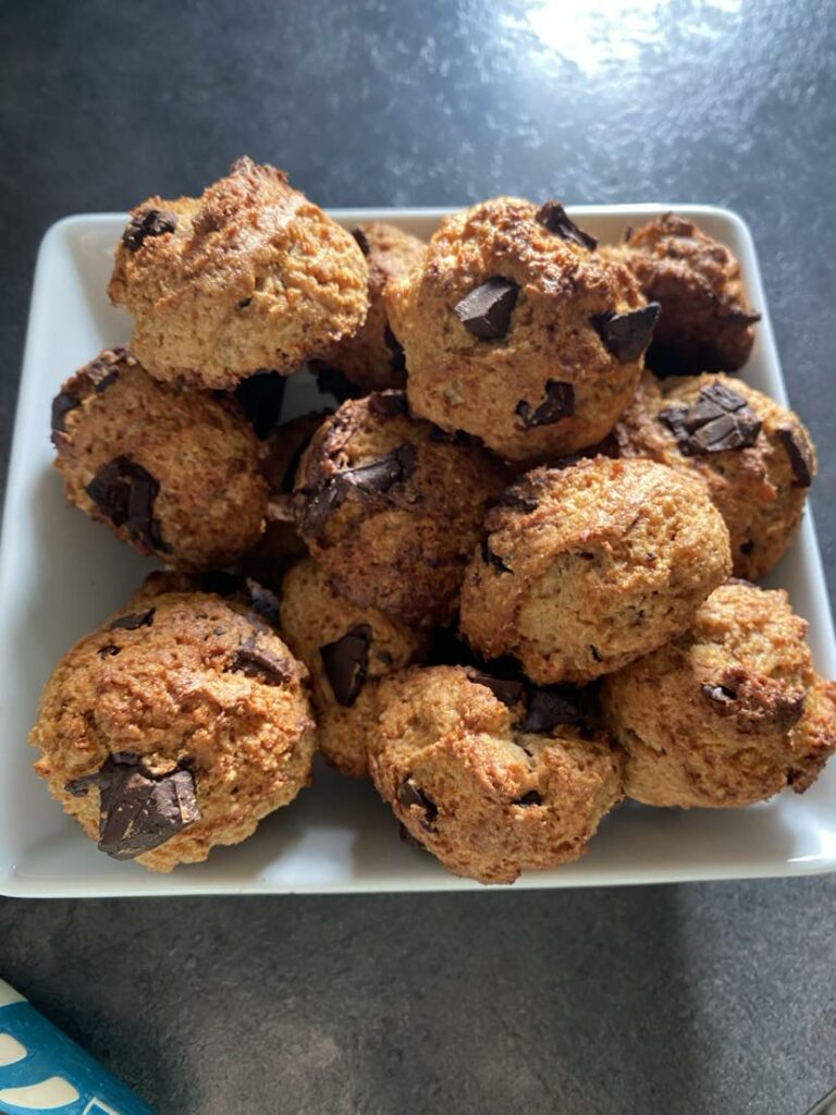 🍪 Biscuits Gourmands en 5 Minutes : Yaourt et Pépites de Chocolat 🍫